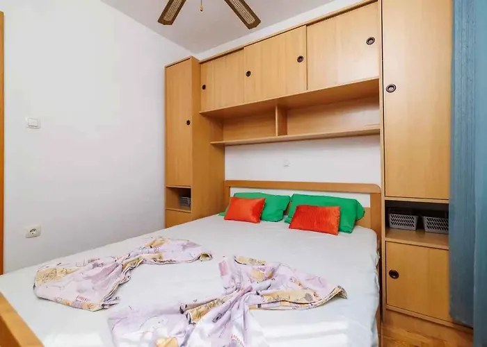 In 51202 아파트 *